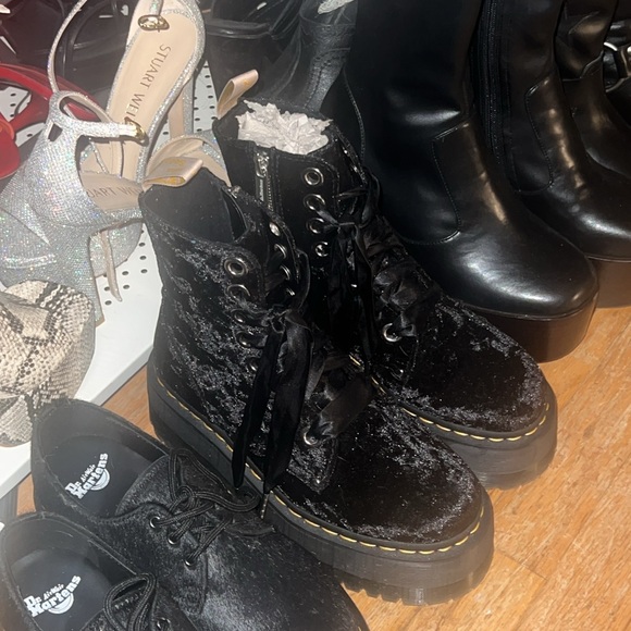 Dr. Martens Vegan Jadon Boot Max Crushed Velvet Platforms, size US 7 - Picture 7 of 11